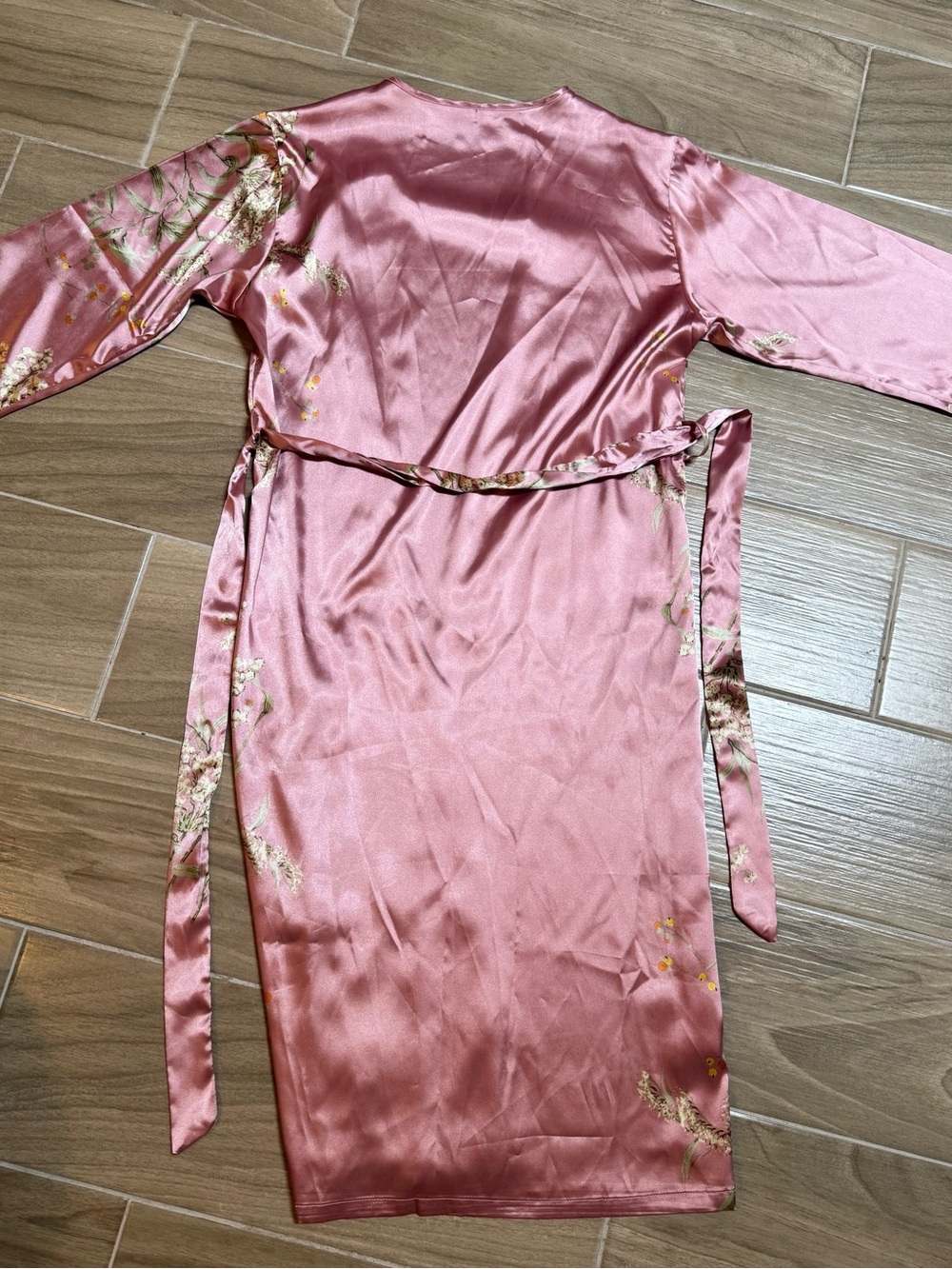 Silky Floral Robe - Picture 4 of 5